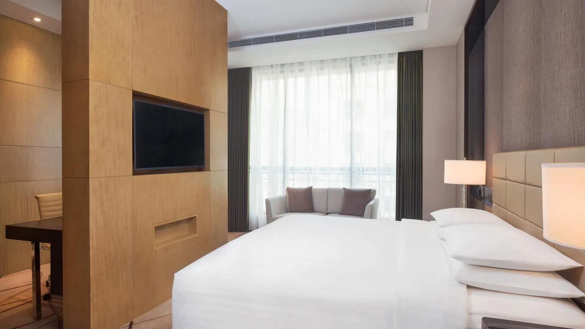 Courtyard By Marriott Shanghai Changfeng Park Hotel